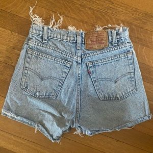 Vintage Levi Shorts 24/25